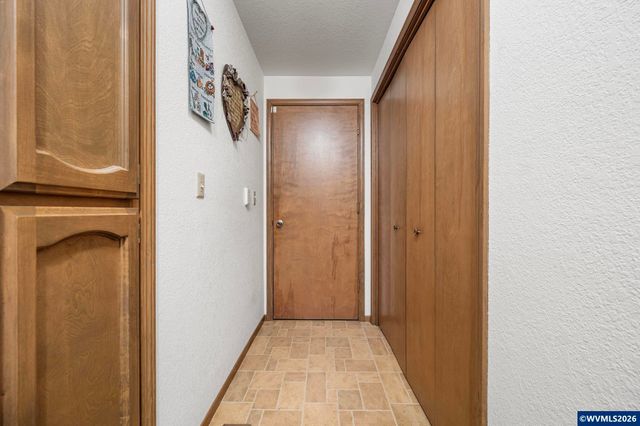 1143 Cayuse Cir SE, Salem, OR 97306