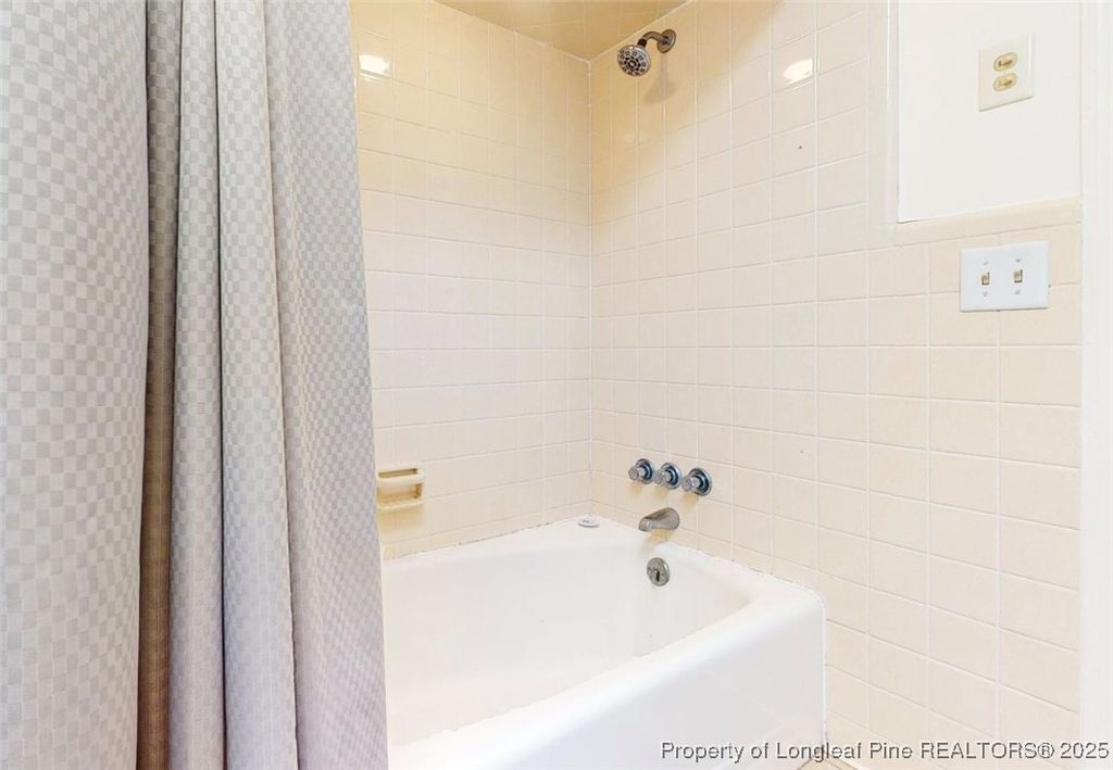 2105 W Broad Street, Elizabethtown, NC 28337 — photo 21