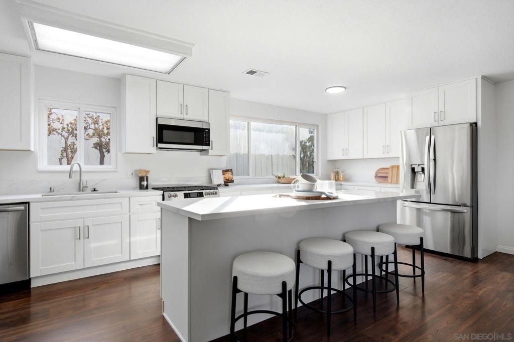Image 4 of property listing at 8832 Greenridge Ave, Spring Valley, CA 91977