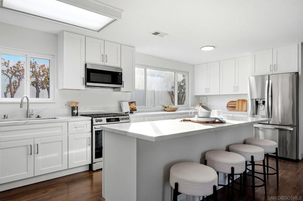 Image 7 of property listing at 8832 Greenridge Ave, Spring Valley, CA 91977