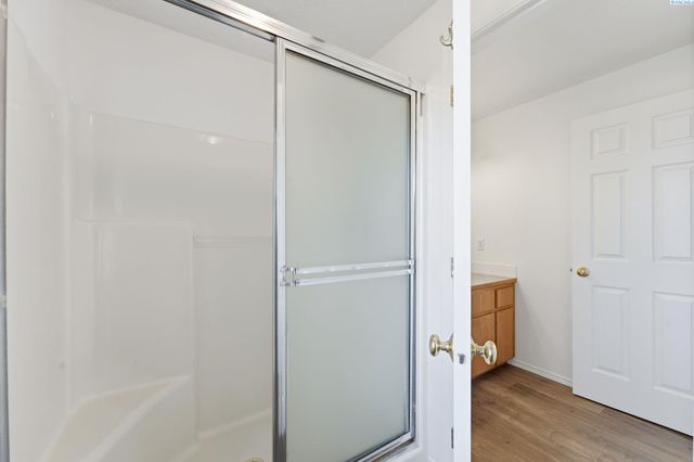 16 W 48th Ave, Kennewick, WA 99337