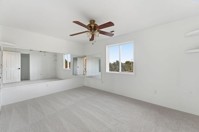 16 W 48th Ave, Kennewick, WA 99337