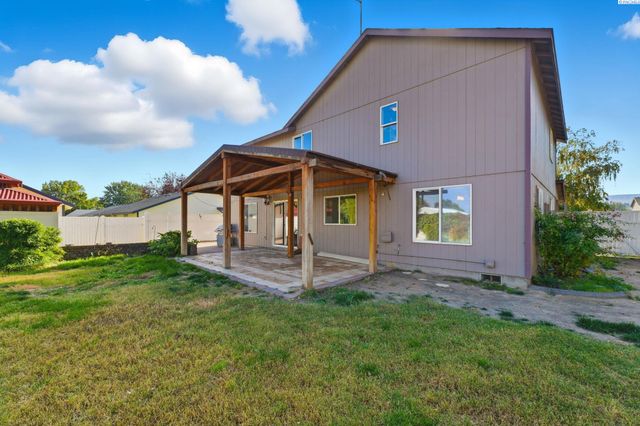 16 W 48th Ave, Kennewick, WA 99337