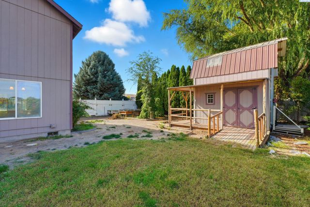 16 W 48th Ave, Kennewick, WA 99337