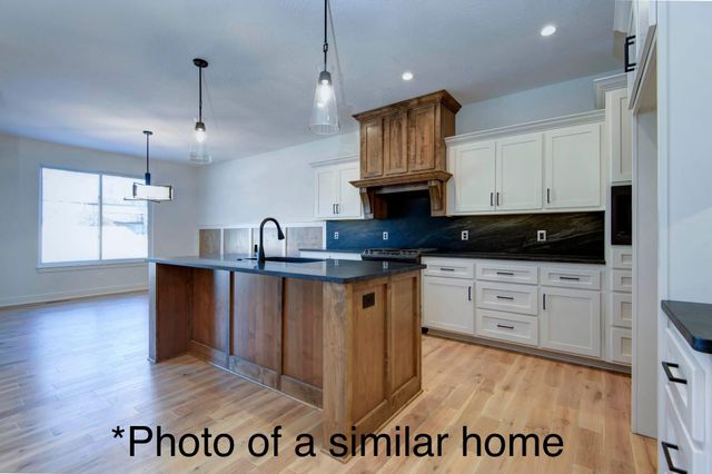 5786 S Brightwater Trail, Springfield, MO 65810