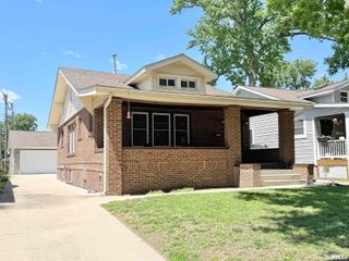 1809 S STATE Street, Springfield, IL 62704