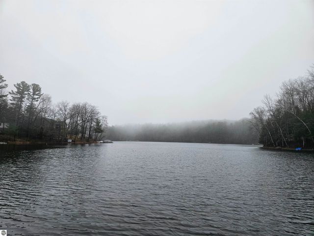 2475 E Potter Road, Traverse City, MI 49696