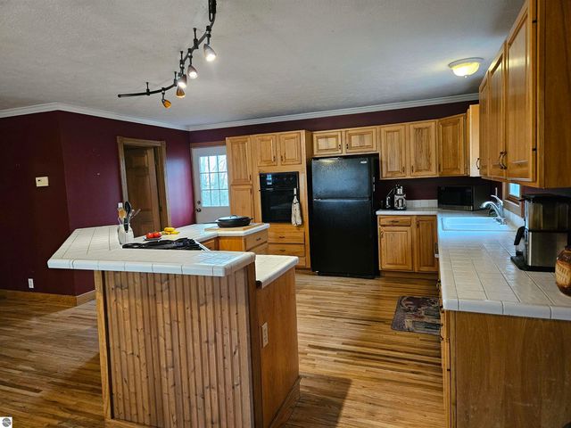 2475 E Potter Road, Traverse City, MI 49696