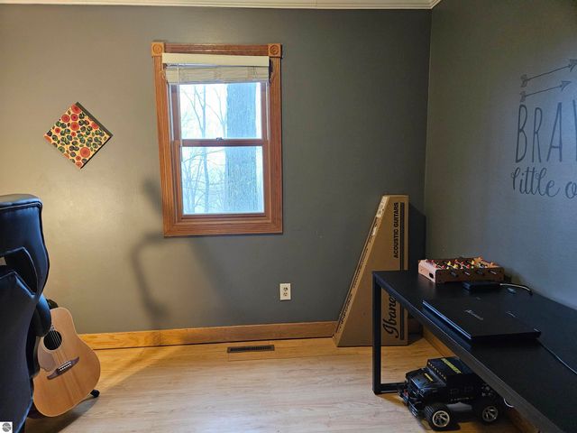 2475 E Potter Road, Traverse City, MI 49696