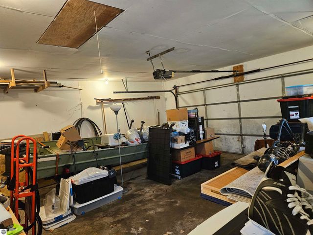 2475 E Potter Road, Traverse City, MI 49696