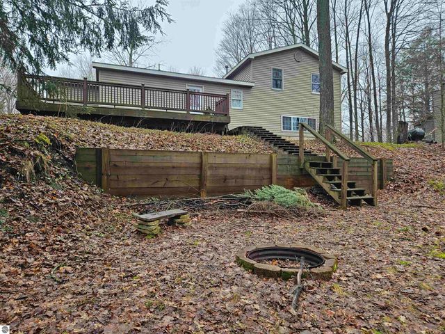 2475 E Potter Road, Traverse City, MI 49696