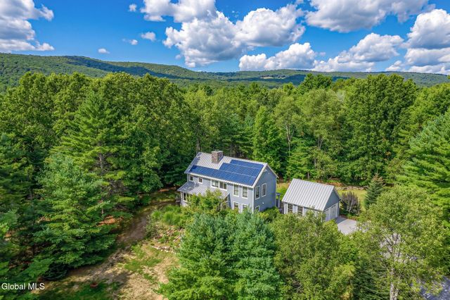 4 Lester Lane, Greenfield, NY 12850