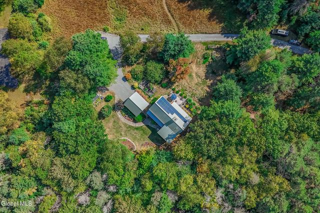 4 Lester Lane, Greenfield, NY 12850