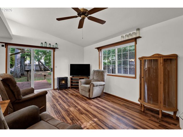 2356 N 22ND Ct, Florence, OR 97439