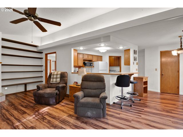 2356 N 22ND Ct, Florence, OR 97439