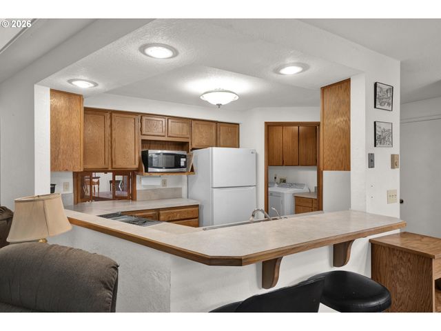 2356 N 22ND Ct, Florence, OR 97439