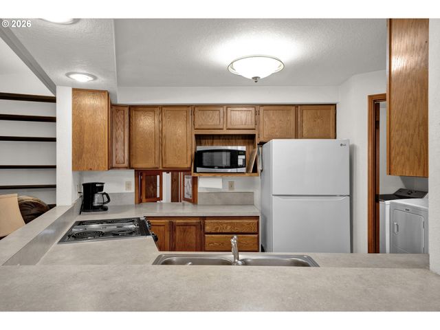 2356 N 22ND Ct, Florence, OR 97439