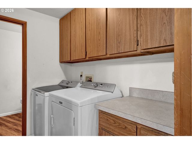 2356 N 22ND Ct, Florence, OR 97439