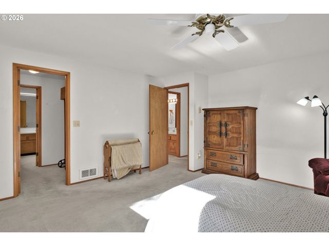 2356 N 22ND Ct, Florence, OR 97439