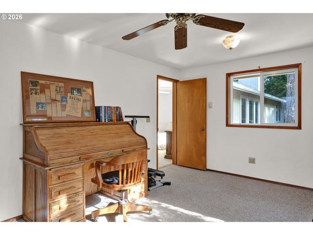 2356 N 22ND Ct, Florence, OR 97439