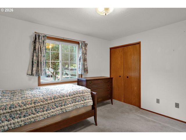 2356 N 22ND Ct, Florence, OR 97439