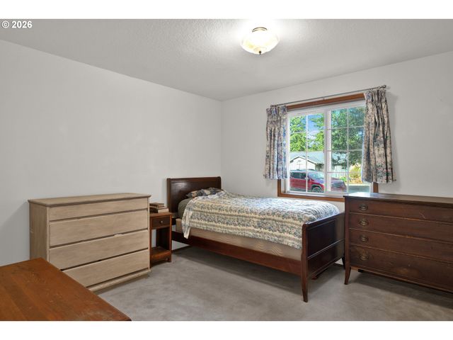 2356 N 22ND Ct, Florence, OR 97439