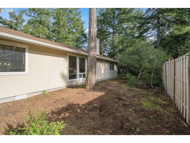 2356 N 22ND Ct, Florence, OR 97439
