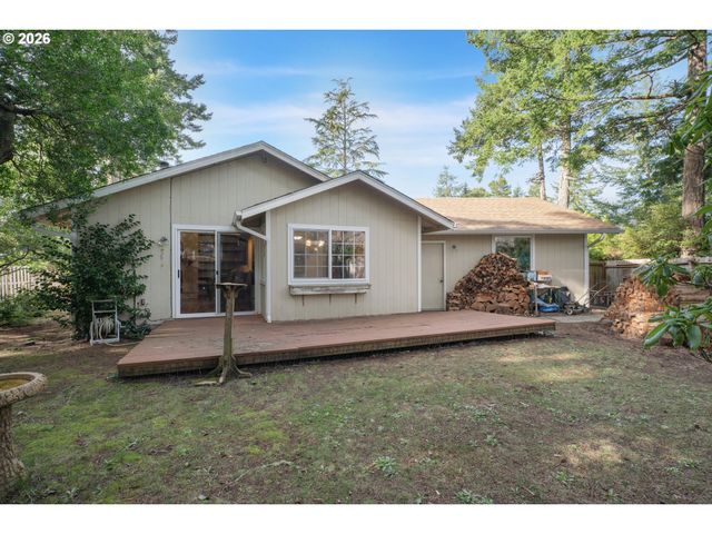 2356 N 22ND Ct, Florence, OR 97439