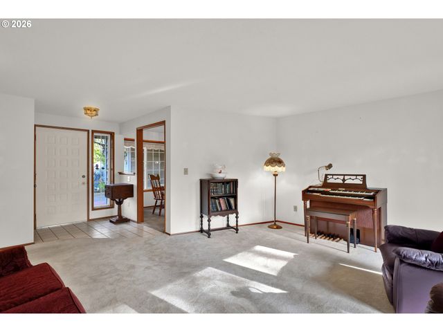 2356 N 22ND Ct, Florence, OR 97439