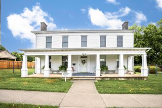 142 N Locust Street, Versailles, KY 40383