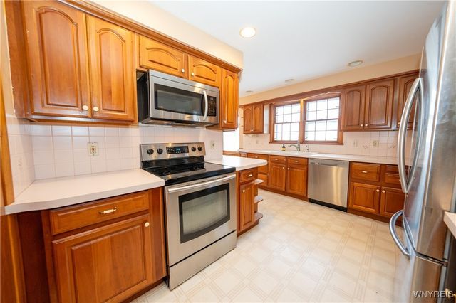 62 Parkside Avenue, Hamburg, NY 14075