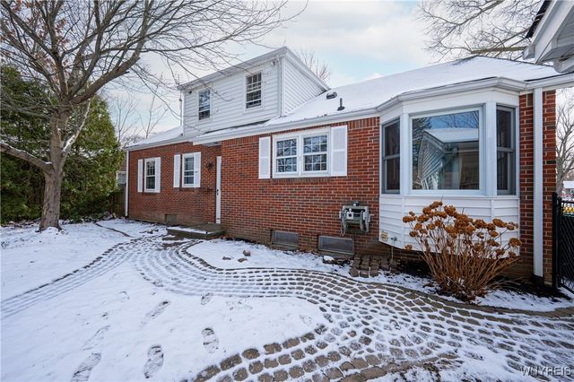 62 Parkside Avenue, Hamburg, NY 14075