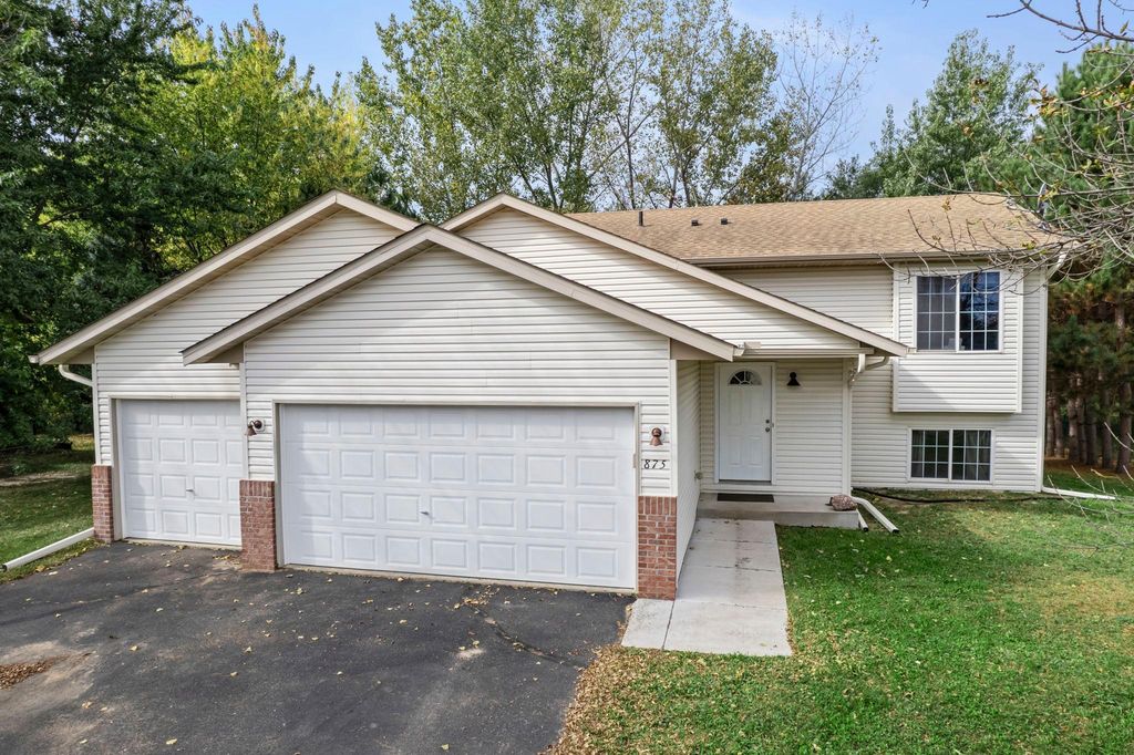 875 Marigold Drive, Cambridge, MN 55008