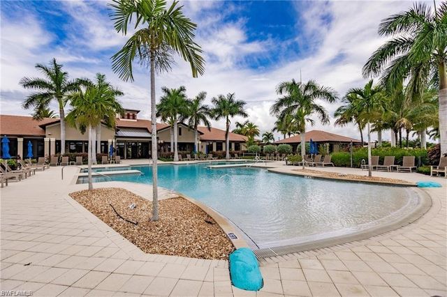 1375 Artesia DR E 503, Naples, FL 34113
