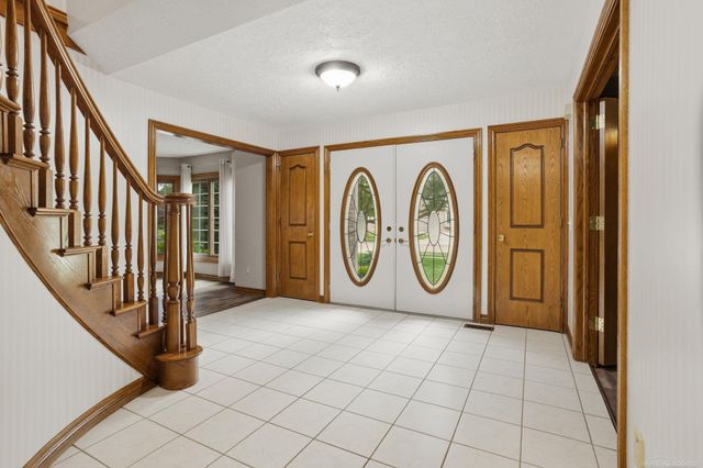 14450 Knightsbridge Drive, Shelby Twp, MI 48315