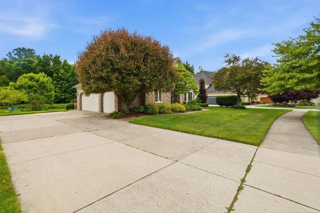 14450 Knightsbridge Drive, Shelby Twp, MI 48315