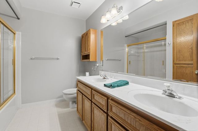 14450 Knightsbridge Drive, Shelby Twp, MI 48315