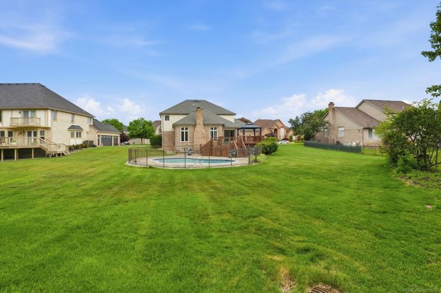 14450 Knightsbridge Drive, Shelby Twp, MI 48315