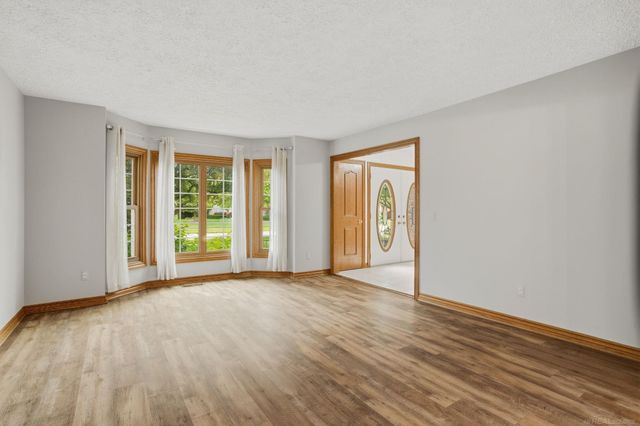 14450 Knightsbridge Drive, Shelby Twp, MI 48315