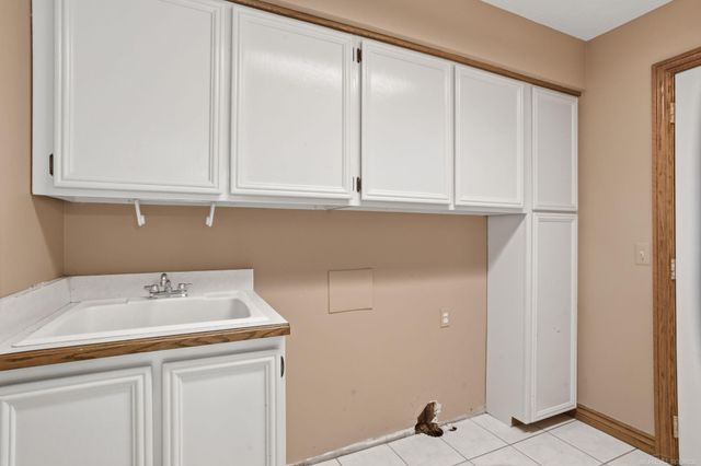 14450 Knightsbridge Drive, Shelby Twp, MI 48315