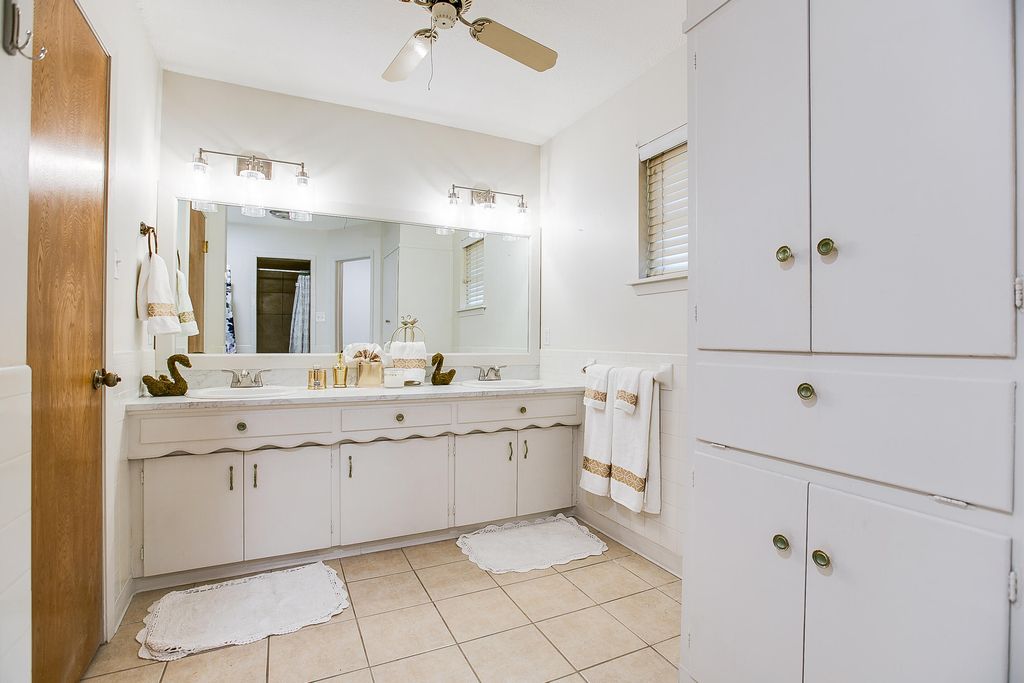Image 13 of property listing at 2725 Alta Vista Lane, San Angelo, TX 76904