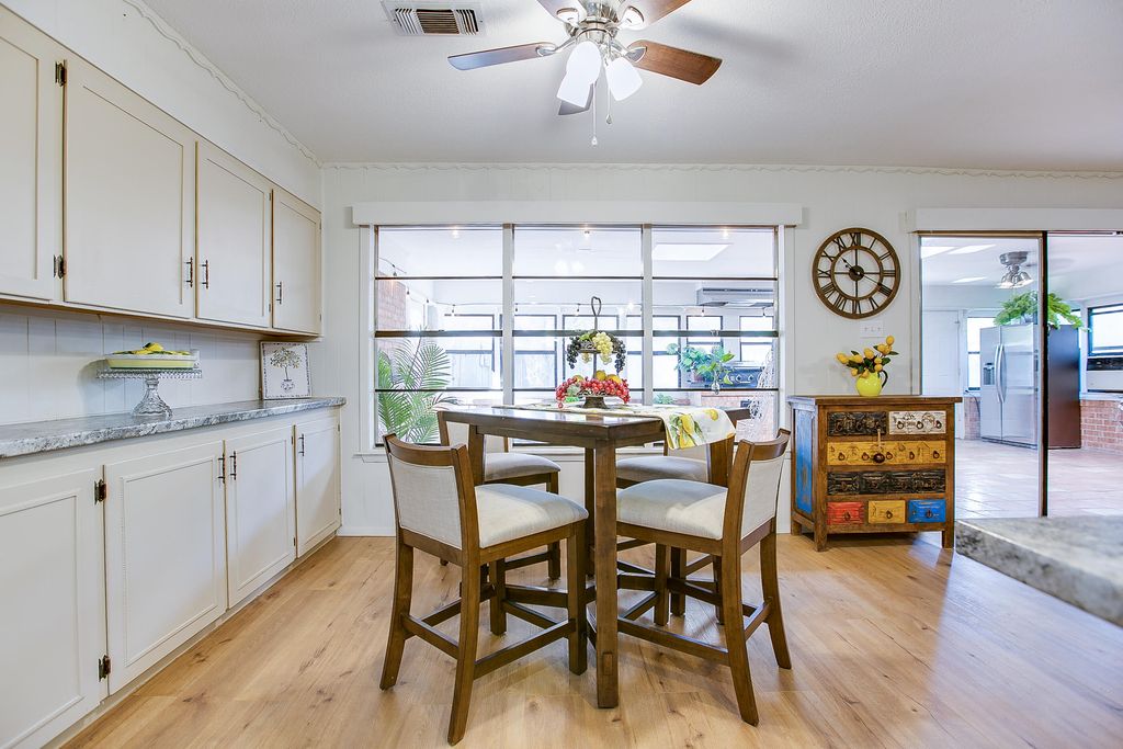 Image 8 of property listing at 2725 Alta Vista Lane, San Angelo, TX 76904
