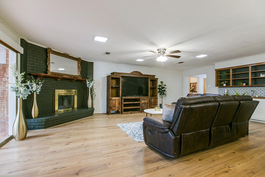 Image 9 of property listing at 2725 Alta Vista Lane, San Angelo, TX 76904