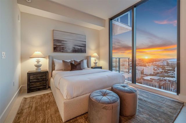 275 1ST AVE S 2706, St Petersburg, FL 33701