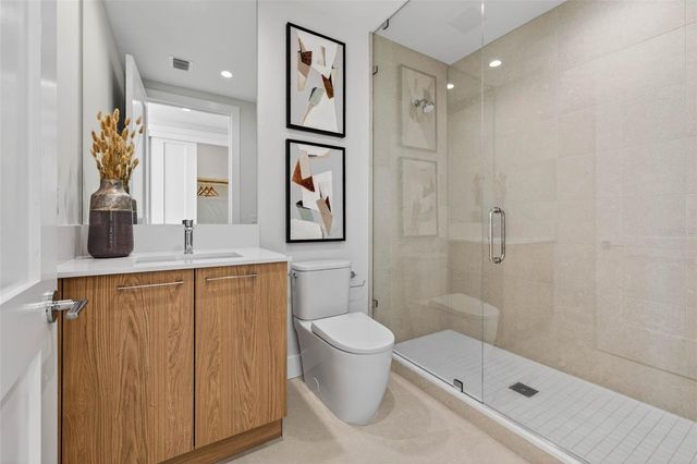 275 1ST AVE S 2706, St Petersburg, FL 33701