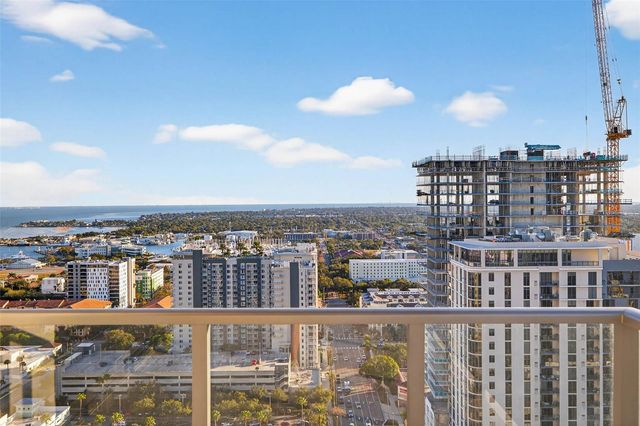 275 1ST AVE S 2706, St Petersburg, FL 33701