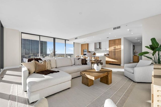 275 1ST AVE S 2706, St Petersburg, FL 33701