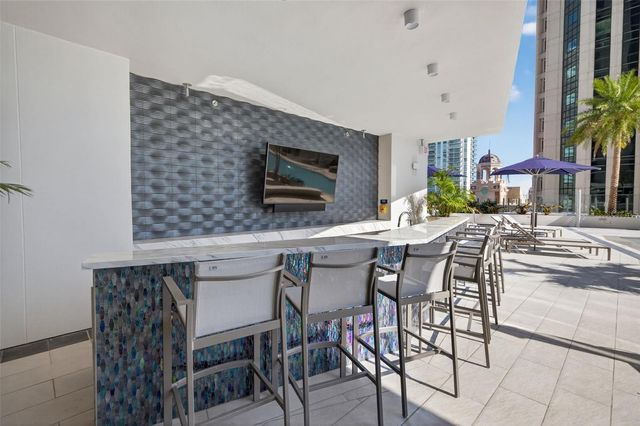 275 1ST AVE S 2706, St Petersburg, FL 33701