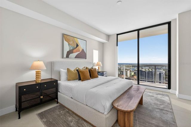 275 1ST AVE S 2706, St Petersburg, FL 33701