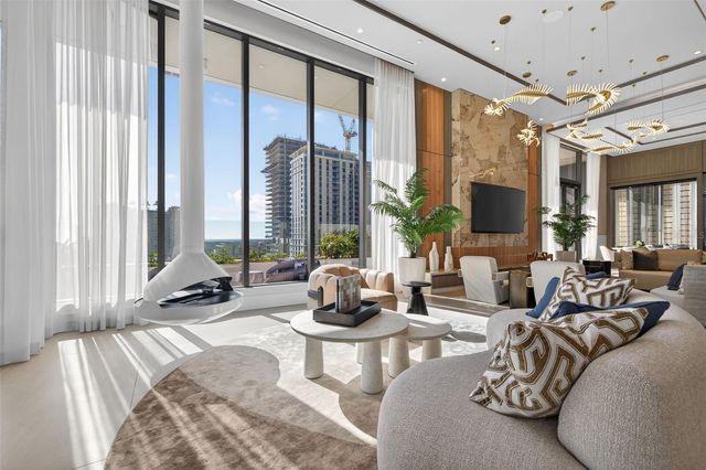 275 1ST AVE S 2706, St Petersburg, FL 33701